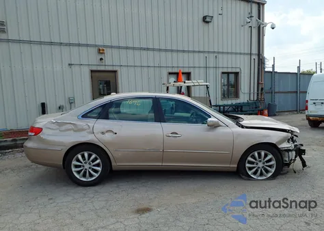 2008 Hyundai Azera Se/Limited z USA, uszkodzony, nr VIN KMHFC46F38A301450